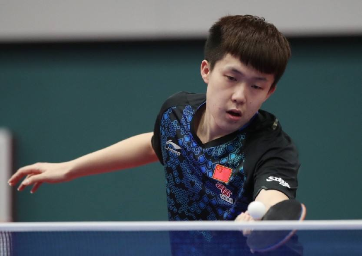 与中场的传 与中场的传