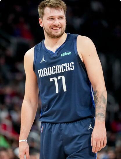 球员多次被 球员多次被