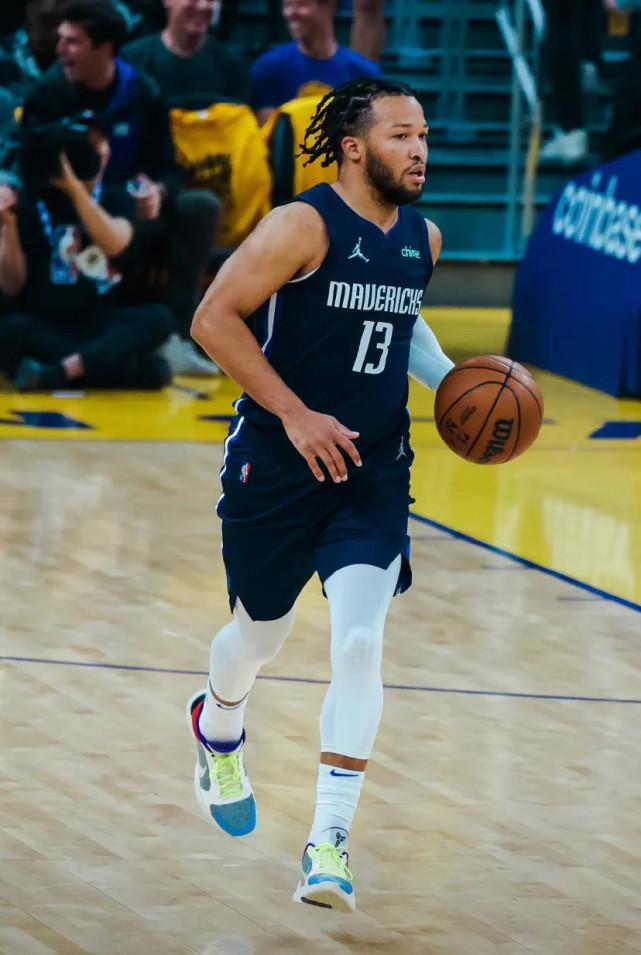 洲杯这样高 洲杯这样高