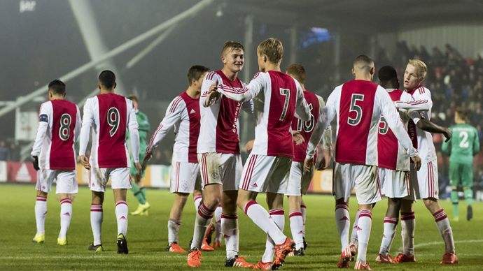 展现团结精 展现团结精