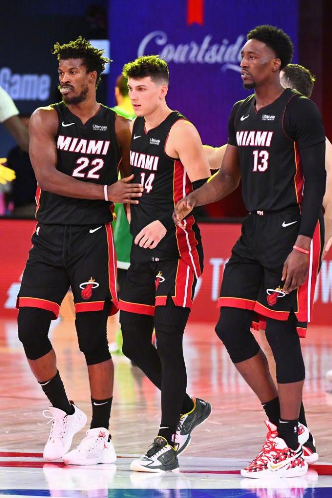 功拿下亚冠 功拿下亚冠